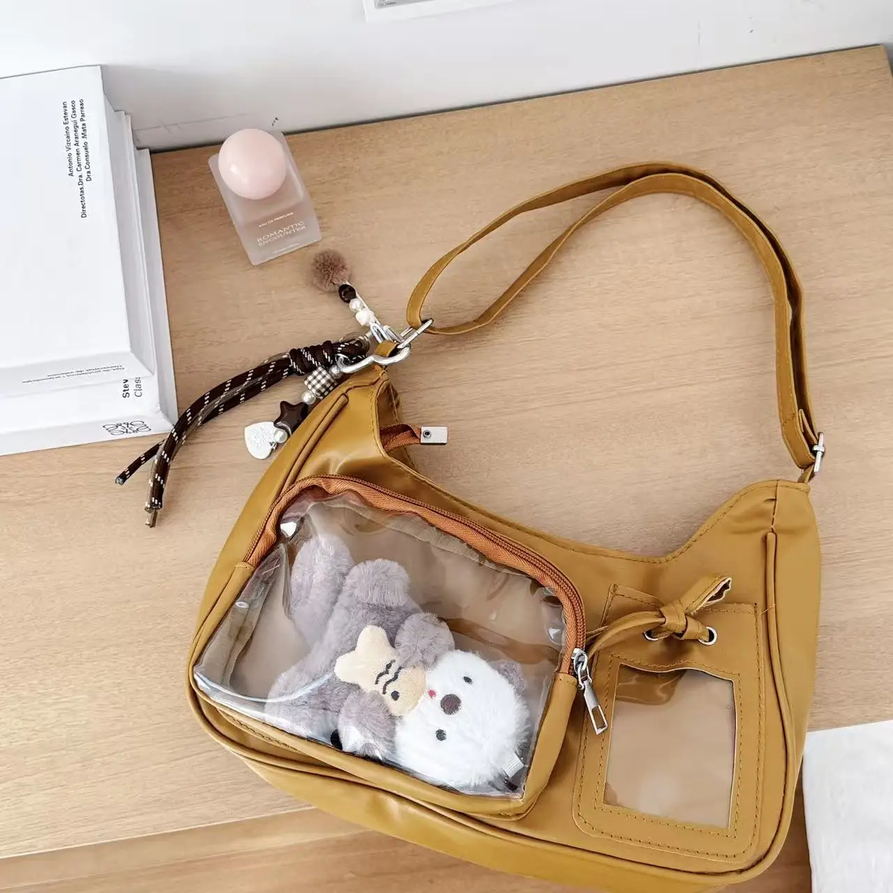 Transparente Schultertasche im Y2K-Stil – Bild 12