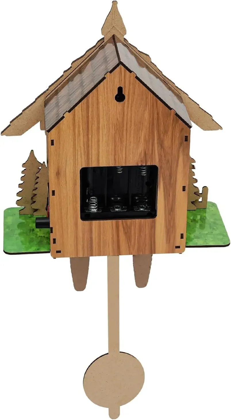Kuckucksuhr aus Holz im Schwarzwald-Stil mit Pendel – Bild 6