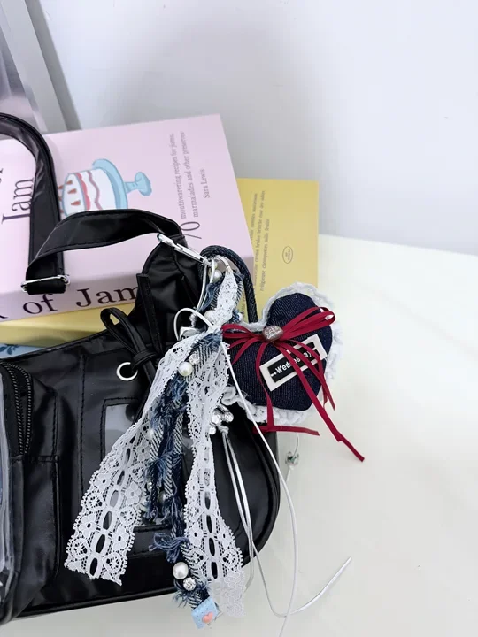 Transparente Schultertasche im Y2K-Stil – Bild 7