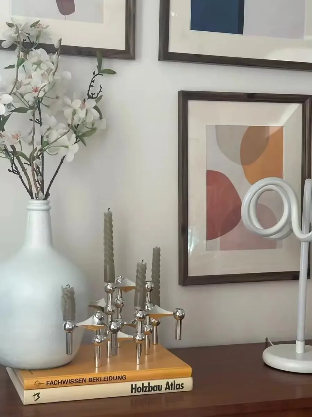 Kerzenhalter aus Metall im Molekül-Design – Bild 2